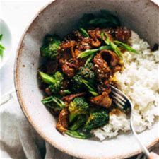 sesame-beef-and-broccoli-recipe-pinch-of-yum image