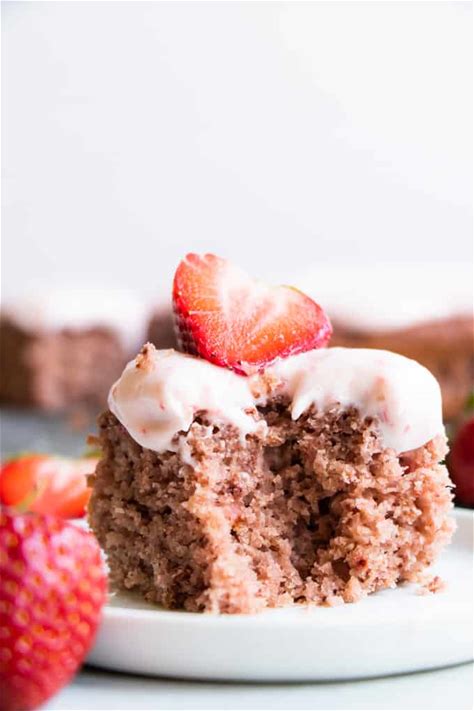homemade-strawberry-cake-the-recipe-critic image