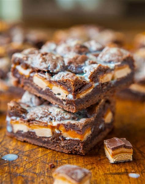milky-way-chocolate-cookie-crumble-bars-averie image