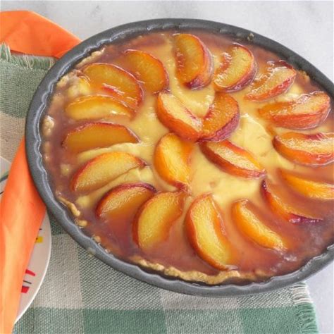 caramelized-peach-custard-tarte-tatin-kopiasteto image