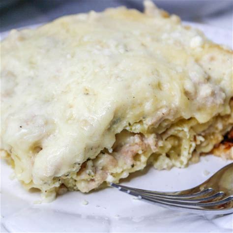 slow-cooker-white-lasagna-mamas-on-a-budget image