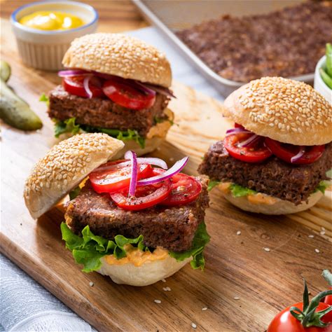 big-batch-burgers-canadian-beef-canada-beef image
