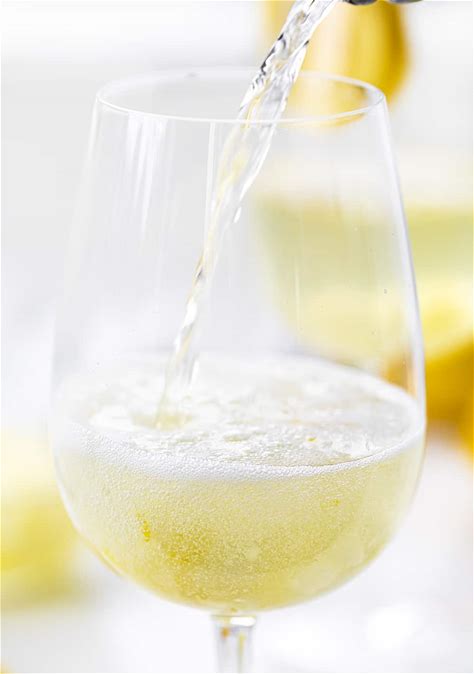 lemon-vodka-prosecco-i-am-baker image