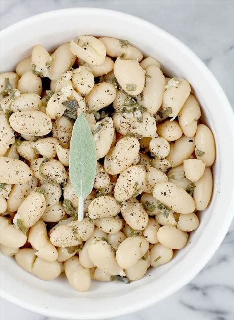 white-beans-with-sage-and-olive-oil-ericas image
