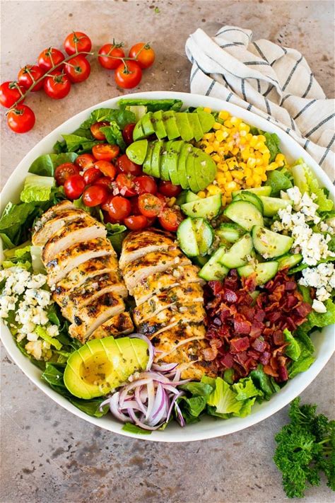 grilled-chicken-salad-dinner-at-the-zoo image