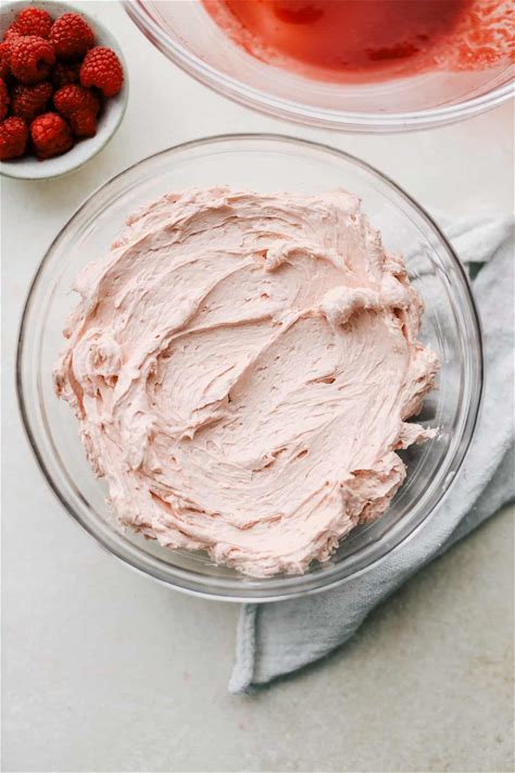 raspberry-french-buttercream-recipe-with-fresh image