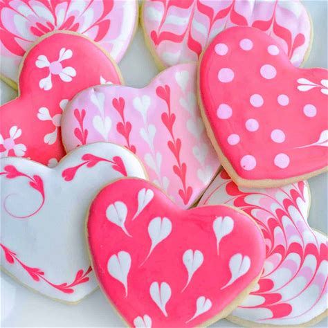 heart-shaped-cookies-with-easy-royal-icing image