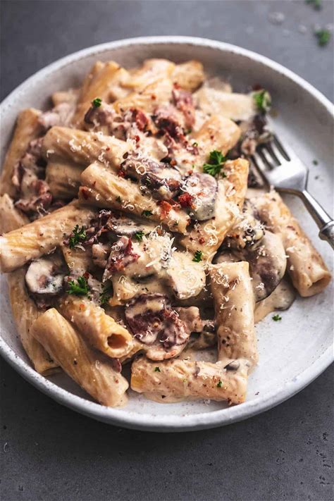 creamy-mushroom-pasta-with-bacon-creme-de-la-crumb image