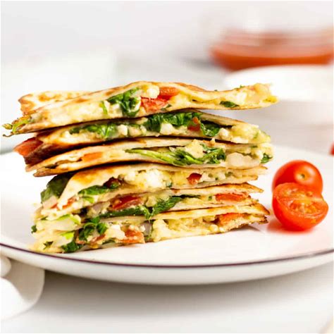 mediterranean-quesadilla-with-spinach-and-feta-15 image