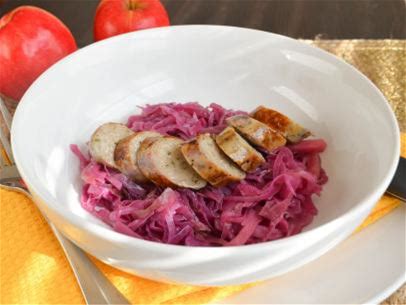 5-ingredient-chicken-sausage-with-braised-red-cabbage image