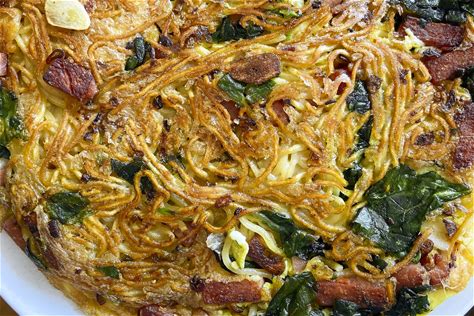 crispy-ramen-omelet-with-spam-and-spinach image