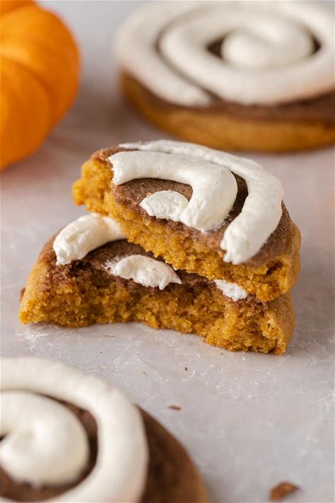 chewy-crumbl-pumpkin-roll-cookies-lifestyle-of-a image