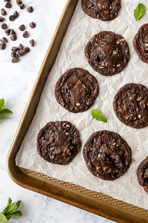double-chocolate-mint-chip-cookies-goodie image