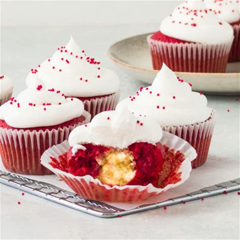 red-velvet-cheesecake-cupcakes-the-itsy-bitsy-kitchen image