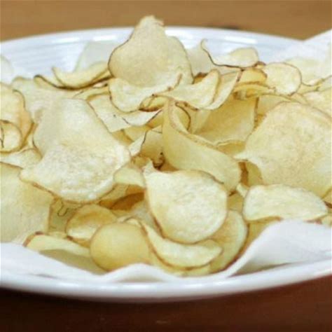 thin-crispy-potato-chips-the-best-homemade-potato image