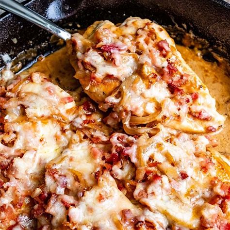 smothered-chicken-breast-recipe-how-to-make-it image