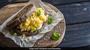 watch-recipe-high-protein-cheesy-eggs-pepper-sandwich-for-kids image