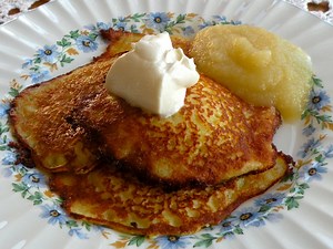 how-to-make-easy-potato-pancakes-just-like-moms image