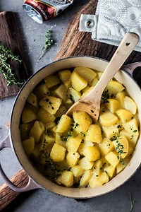 beer-potatoes-with-garlic-butter-and-herbs-braised image