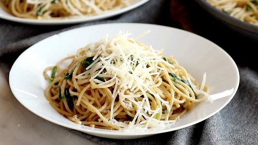 garlic-butter-spaghetti-with-herbs-recipe-pinch-of-yum image