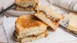 fig-grilled-cheese-recipe-mashed image