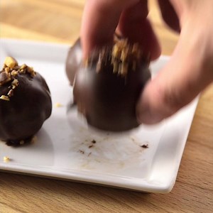 candy-bar-brownie-bombs-you-are-in-for-a-surprise-with image