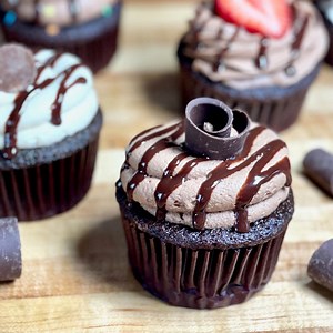 moist-and-fudgy-chocolate-cupcakes-amycakes-bakes image