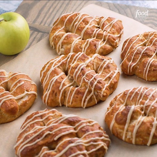 how-to-make-caramel-apple-soft-pretzels-facebook image