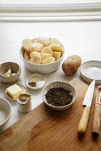 how-to-make-crispy-roasted-potatoes-foodbymaria image