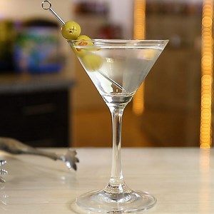 vodkatini-tipsy-bartender image