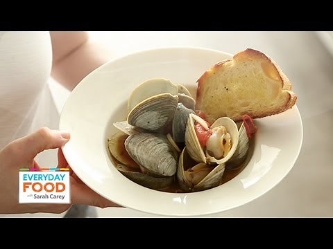steamed-clams-and-tomatoes-everyday-food-with image