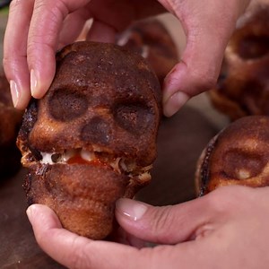 foodcom-pizza-skulls image