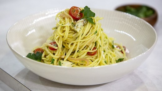 linguine-with-crab-and-white-wine-recipe-today image