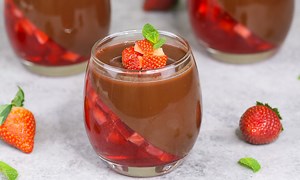 strawberry-chocolate-mousse-tipbuzz image