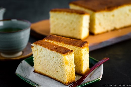 castella-cake-recipe-カステラ-just-one-cookbook image