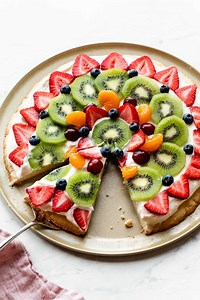 best-fruit-pizza-recipe-video-sallys-baking-addiction image