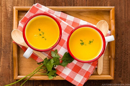 kabocha-squash-soup-かぼちゃスープ-just-one-cookbook image