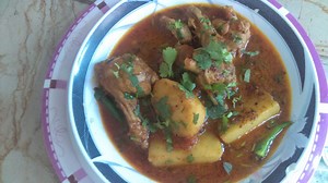 delicious-chicken-aloo-curry-pakistani-food-recipe-with-video image