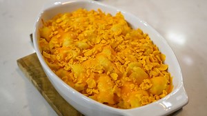 mac-and-cheese-with-goldfish-crackers-recipe-today image