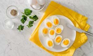 hard-boiled-eggs-get-cracking image