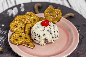 chocolate-chip-cheese-ball-effortless-cheese-ball image