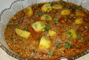 tasty-aloo-keema-pakistani-food-recipe-with-video image