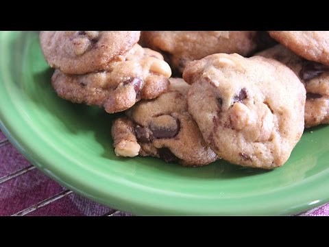 wally-amos-famous-amos-perfect-chocolate-chip image