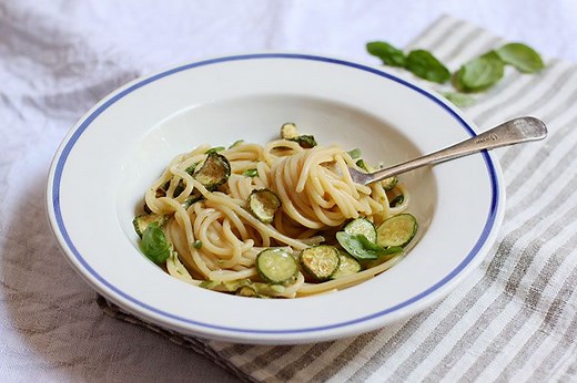 spaghetti-alla-nerano-spaghetti-with-zucchini-food52 image