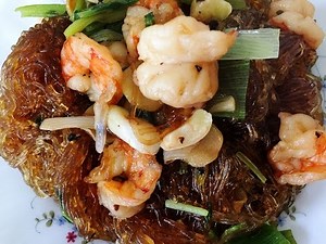 one-pot-recipes-shrimps-with-glass-noodles image