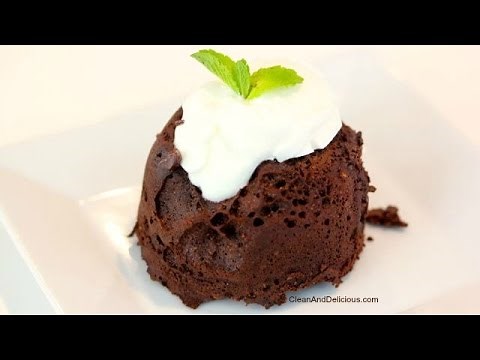 gluten-free-chocolate-mug-cake-recipe-under-2-minutes image