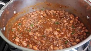 food-wishes-video-recipes-beef-bean-and-beer-chili image
