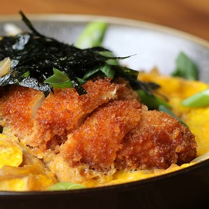 fried-chicken-and-egg-rice-bowl-full image