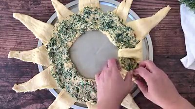spinach-dip-wreath-this-delicious-christmas-appetizer-is image