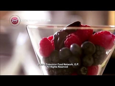 dark-chocolate-sauce-with-fresh-berries-daphne-dishes image